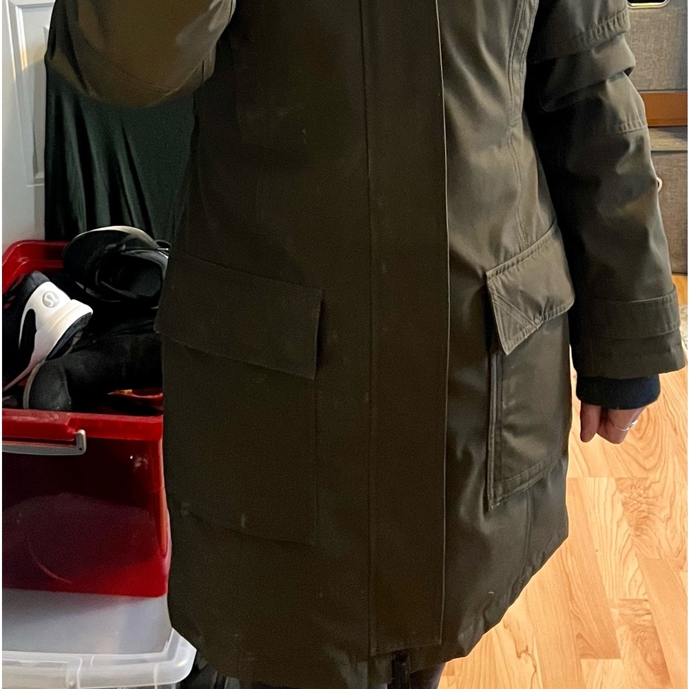 Aritzia/tan Bancroft parka medium olive green - Picture 6 of 15